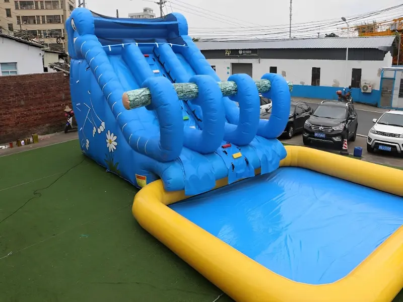 Toboggan Aquatique Géant